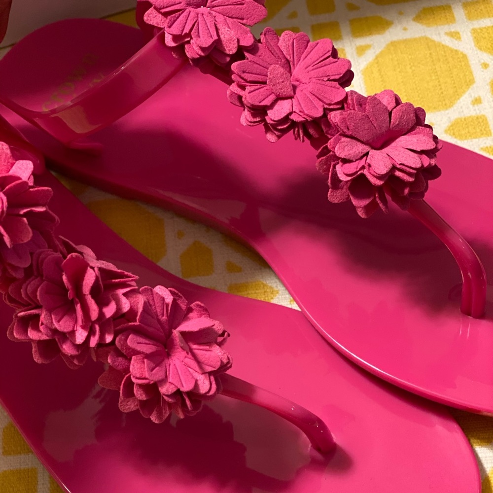 Crown & Ivy Jelly Sandals- Pink